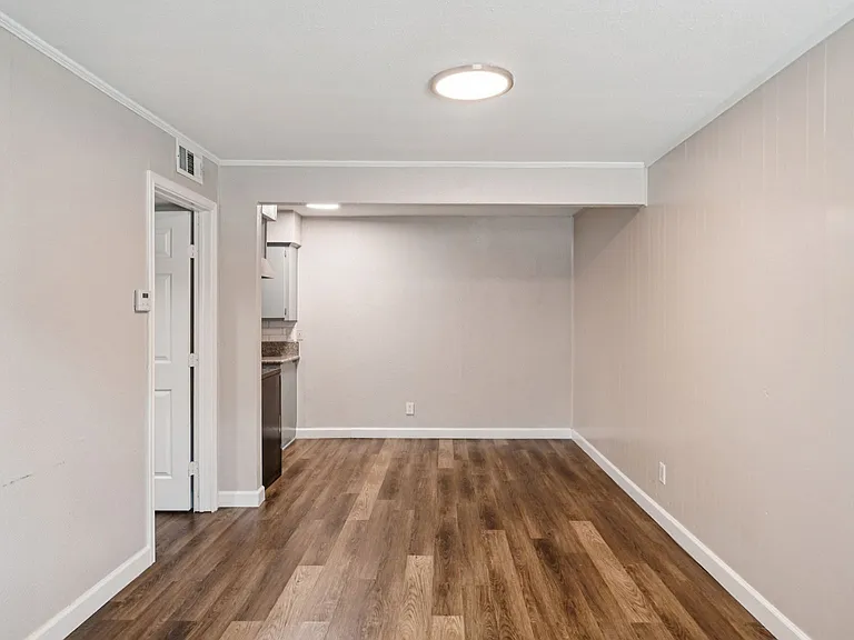 Loft on Louise — Photo 35