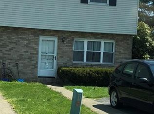 211 Lockridge Ln, Alburtis, PA 18011