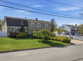 20 Camp Dr, Selden, NY 11784