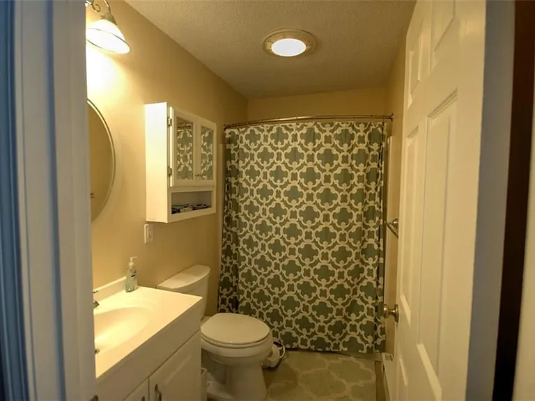 10 Beach Rd #4 — Photo 8