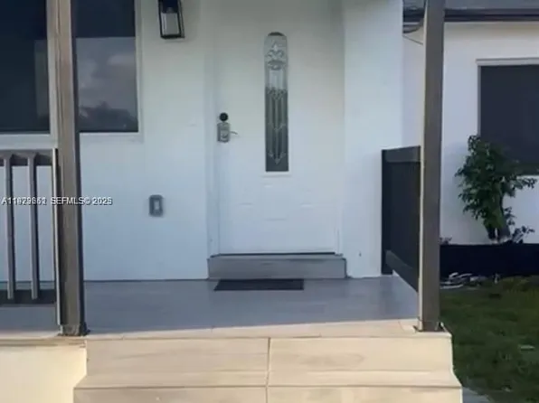 3085 NW 51st St, Miami, FL 33142