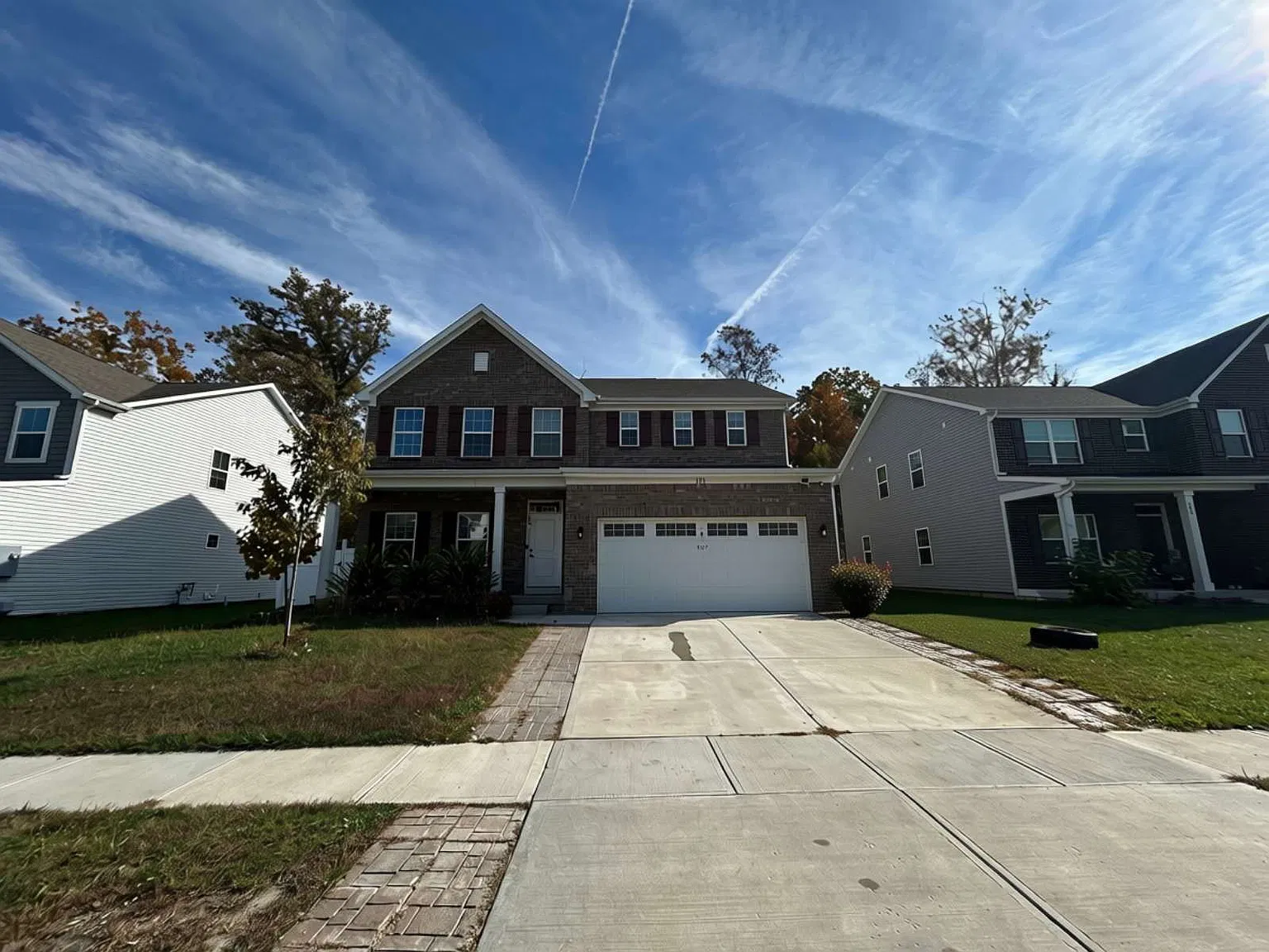 5 bed, 4.0 bath, 3000 sqft, $2,700 — Photo 2