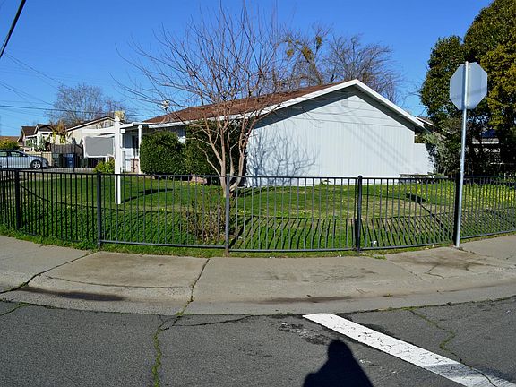 5th image of 2521 45th Ave