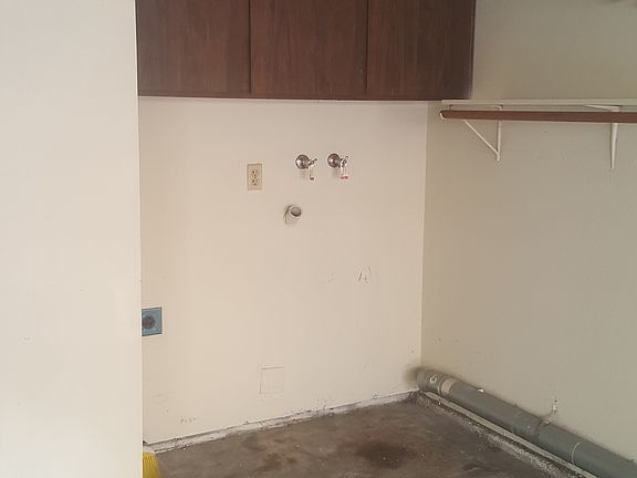 washer and dryer hookups