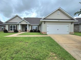 1671 Granite Ln, Cantonment, FL 32533