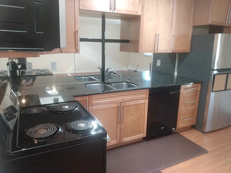 1512 Gold Ave SE #E — Photo 5