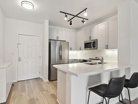 2nd image of 1601 India St Unit 216
