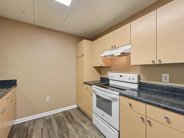 Westfield Thorngrove, LLC — Photo 32