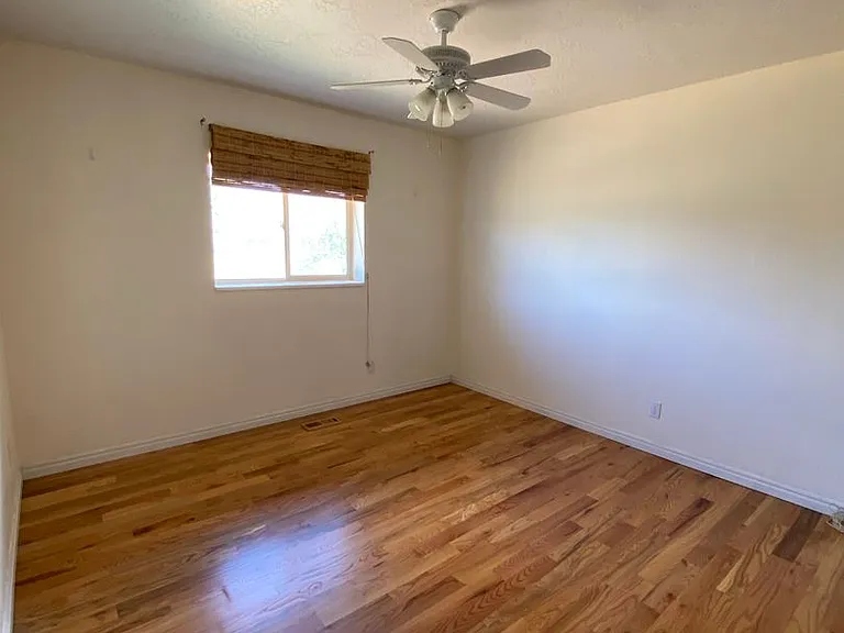 1235 S 1950 W — Photo 12