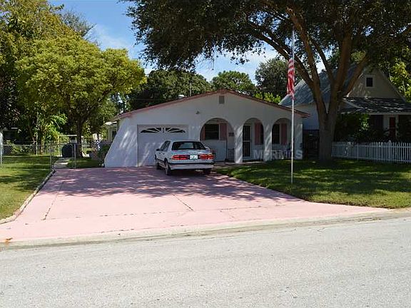 3rd image of 879 46th Ave N