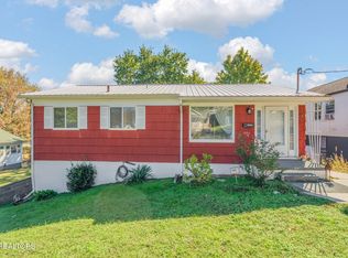 906 Cumberland St, Harriman, TN 37748