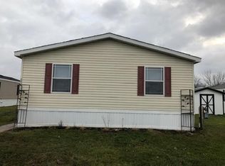 25241 Saxony St, Woodhaven, MI 48183