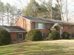 3736 Beeson Dairy Rd, Winston Salem, NC 27105