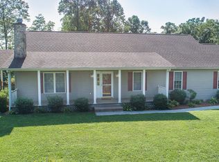 304 Old Homeplace Ln, Troutville, VA 24175