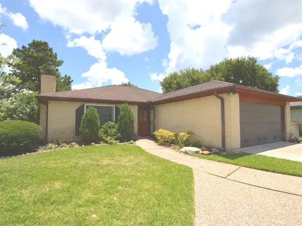 703 Flower Field Ct, Pearland, TX 77584