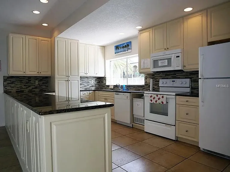 7701 Starkey Rd #710 — Photo 29