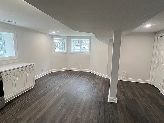 2nd image of 4447 W Van Buren St #G1