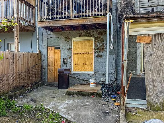 2nd image of 2416 E Oliver St