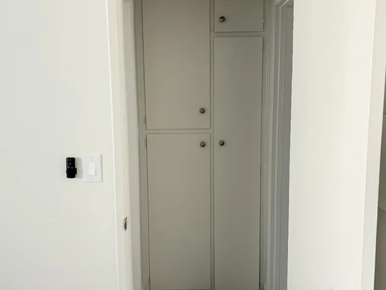 469 W Windsor Rd #204 — Photo 8