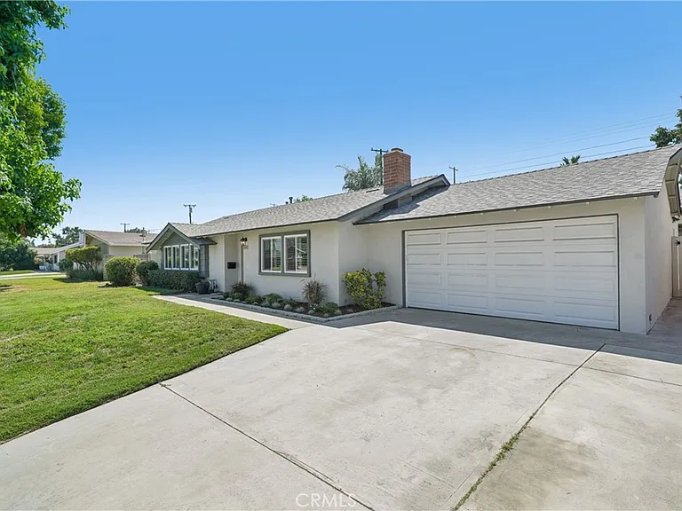 1031 Fletcher Ave — Photo 2