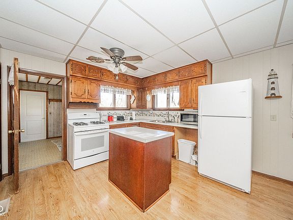 5th image of 9540 E Brentmoore Rd