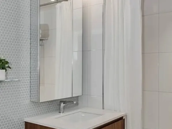 311 11th Avenue image 6 of 24