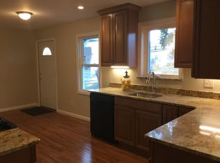 72 Main St, Englishtown, NJ 07726