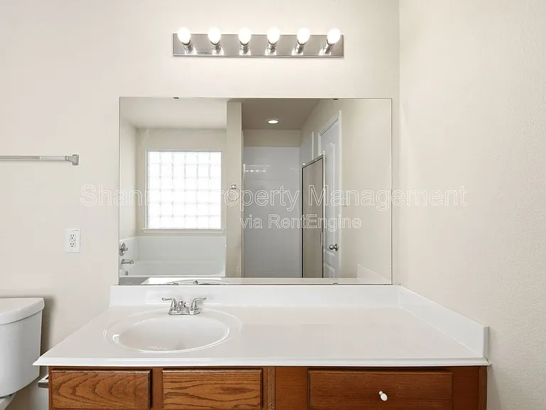 526 Remington Lodge Ct — Photo 33