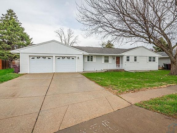 2nd image of 107 Fairview Dr