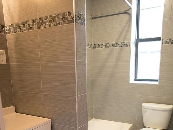 4th image of 72 Clarkson Ave #4E
