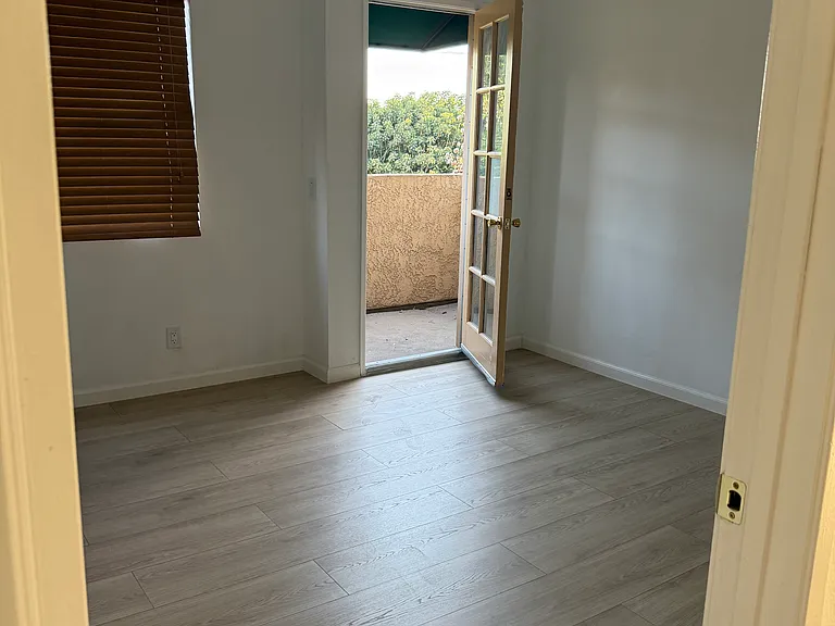Bedroom 3 with balcony and walk in closet