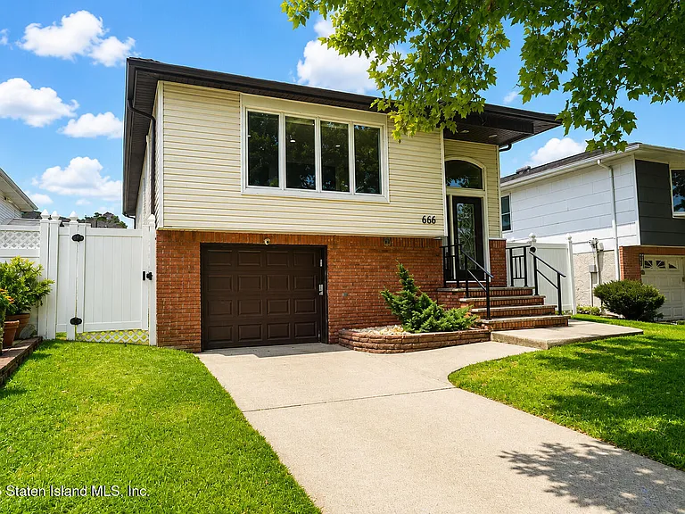 668 Sheldon Ave — Photo 3