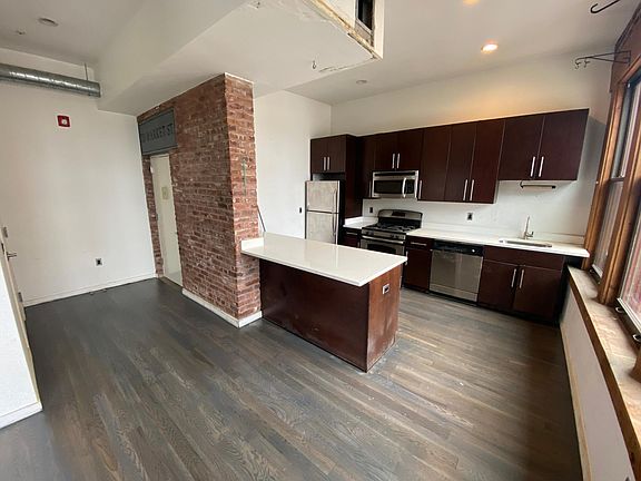 2nd image of 224 Market St Unit 501