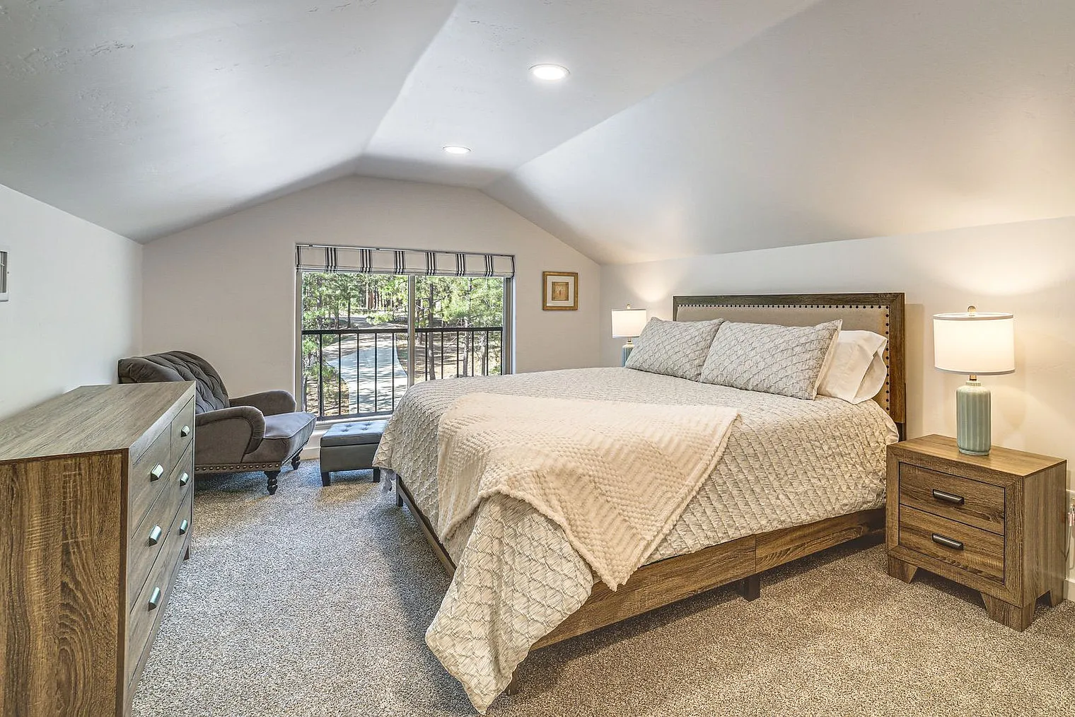 2 bed, 1.0 bath, 1593 sqft, $2,590 — Photo 4