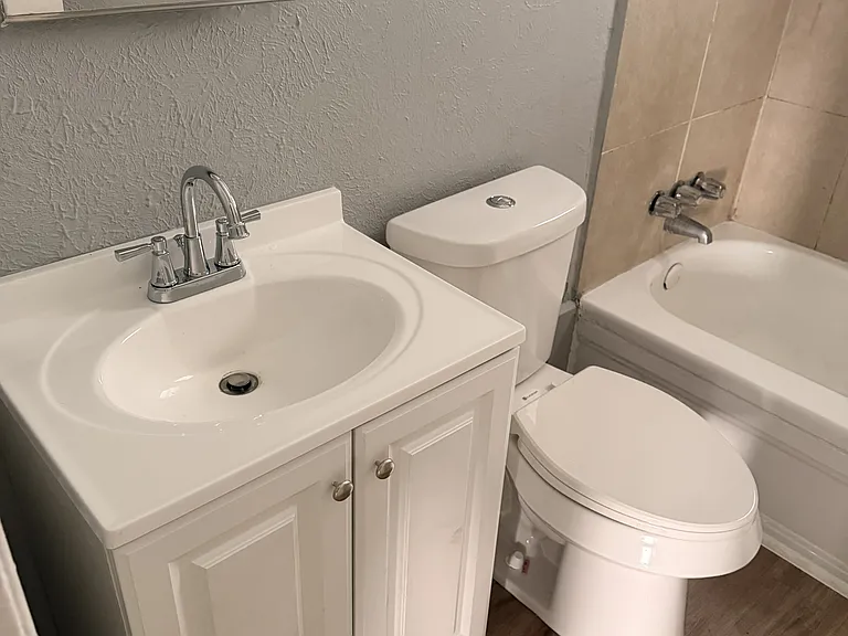 215 Guthrie St — Photo 10