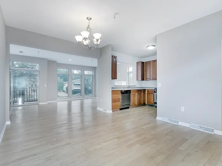 602 N Midvale Blvd — Photo 9