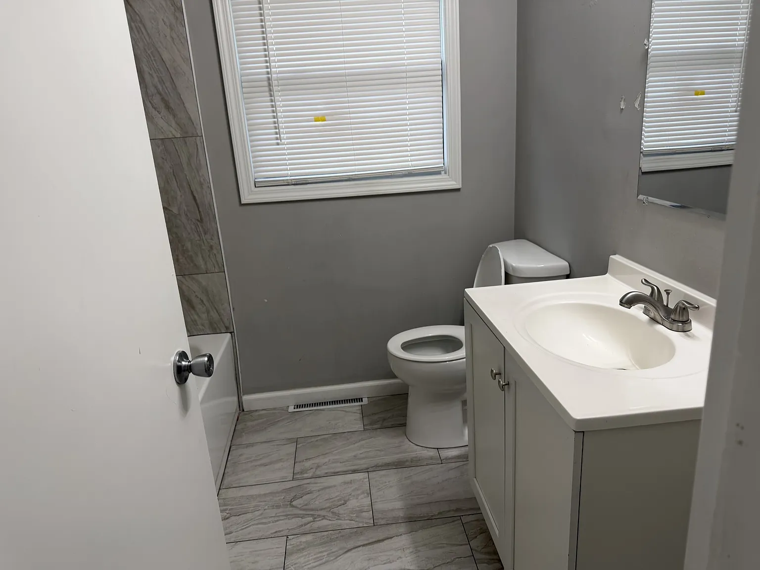 2 bed, 900 sqft, $1,400 — Photo 2