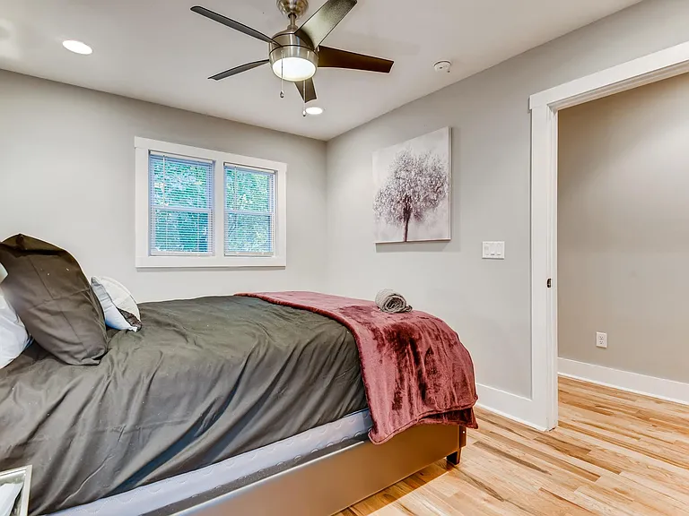 1089 McDaniel St SW — Photo 21