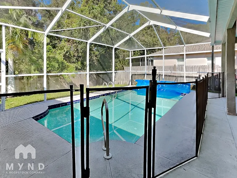 7026 Captiva Cir — Photo 2