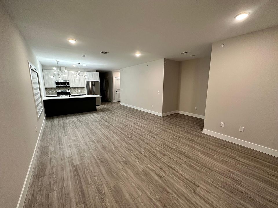 Living / dining area