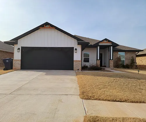 4705 Apatite Bluff Dr Photo 1