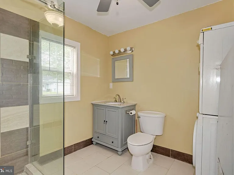 16 Crabtree Dr — Photo 9