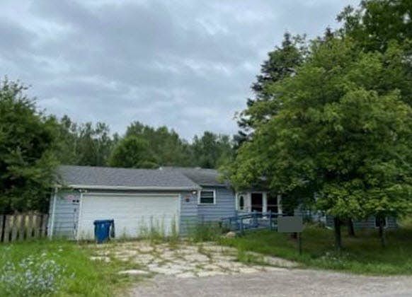 1st image of 1627 W Linwood Rd