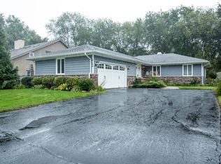 4104 Seneca Rd, Wonder Lake, IL 60097