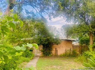 331 Meadowood Ln, San Antonio, TX 78216