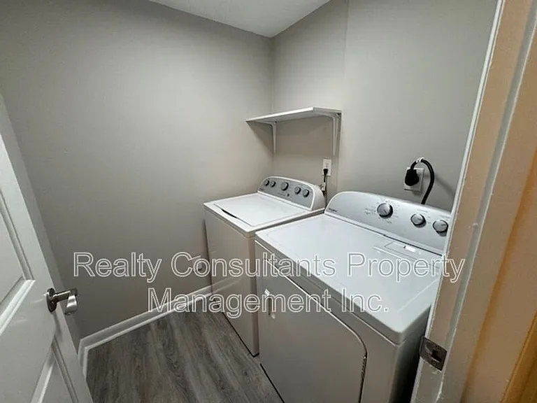 604 E Iredell Ave #7 — Photo 10