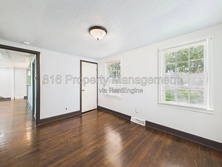 810 S Woodland Ave — Photo 10