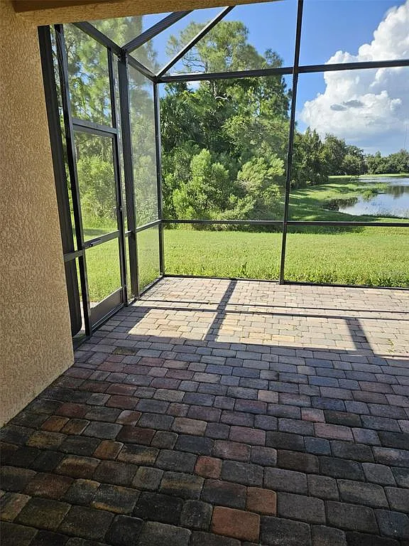 4 bed, 3.0 bath, 2035 sqft, $3,100 — Photo 4