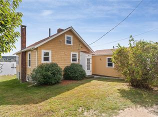 19 Narragansett Rd, Portsmouth, RI 02871