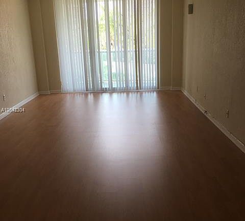3rd image of 19370 Collins Ave APT 424
